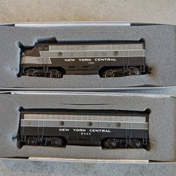 Lot of HO Scale Trains, Track, Etc