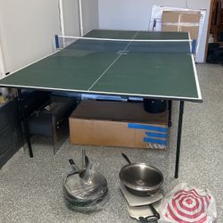 Ping-pong table