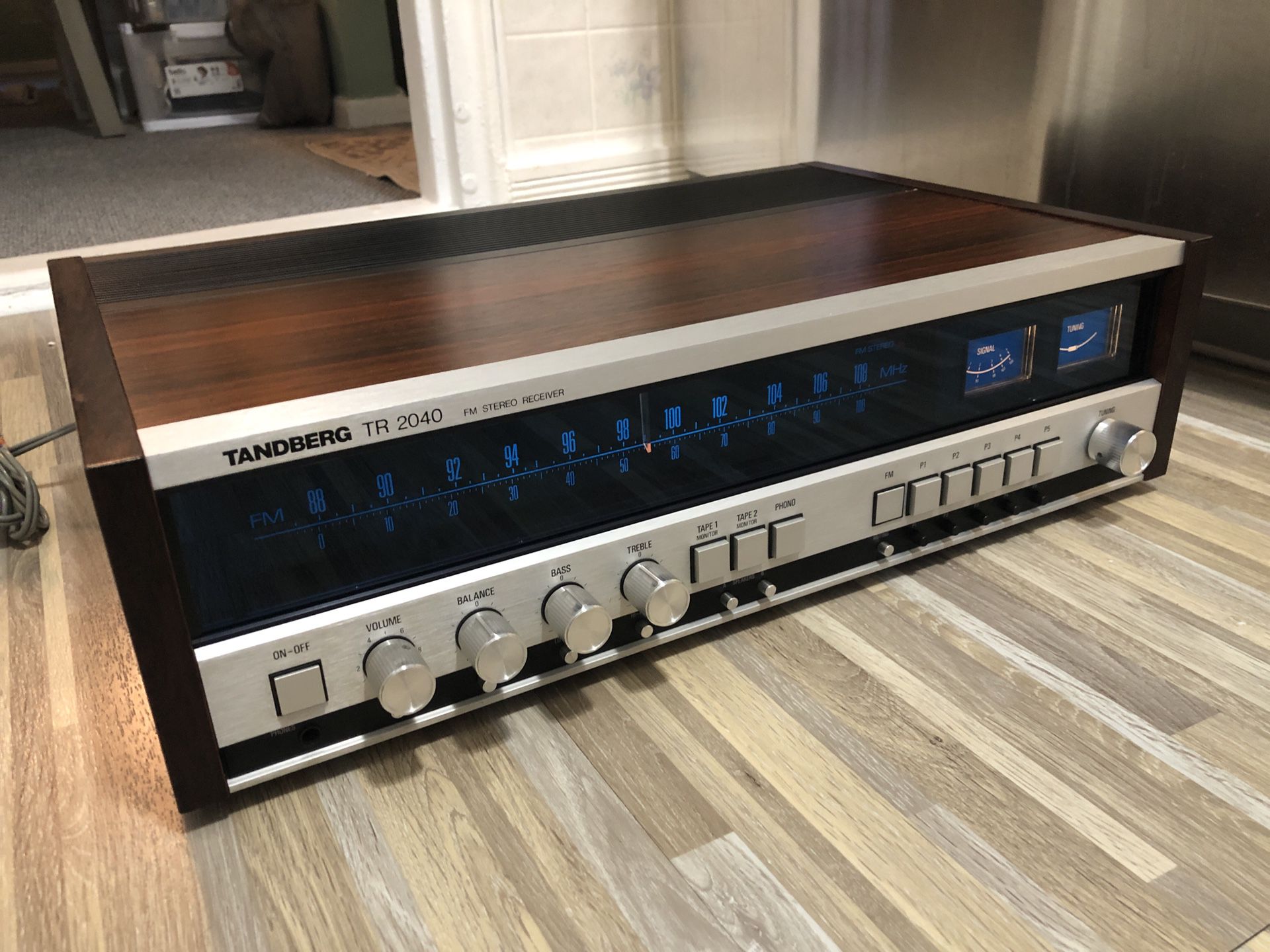 Vintage tandberg TR-2040 FM stereo receiver fully serviced ~LOOK~