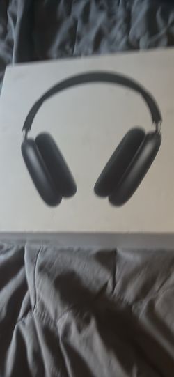 Air pod maxes Will trade for a  good graphic card like 3060 3080 4060 4090 other ones to