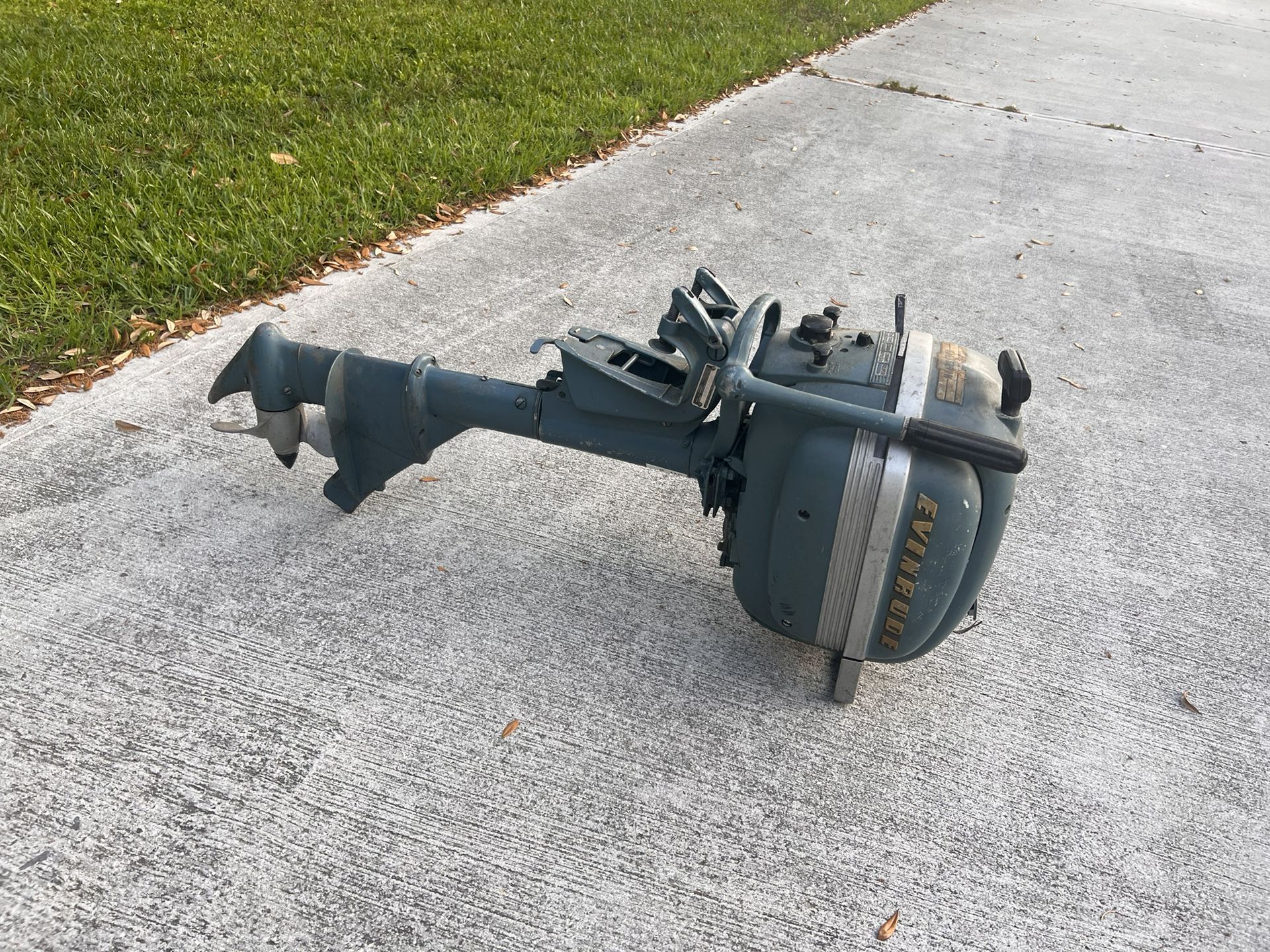Evinrude Fleetwin Outboard Motor