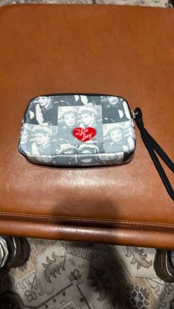 I LoveLucy wrist clutch pouch zippered