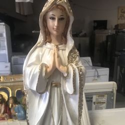 Fátima Con Palomas Abajo