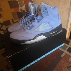 Air Jordan Retro 5 UNC  blue size 12