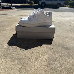 Nike White Air Force 1