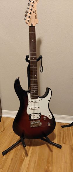 Yamaha Pacifica Series PAC112V