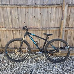 2017 Trek X-Caliber 7 Cross Country Mountain Bike