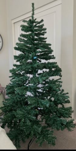 6ft LED light Christmas Tree w/ remote control
