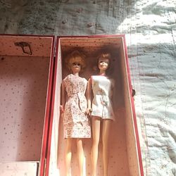 2 Midge Barbies With Carrying Case 1962