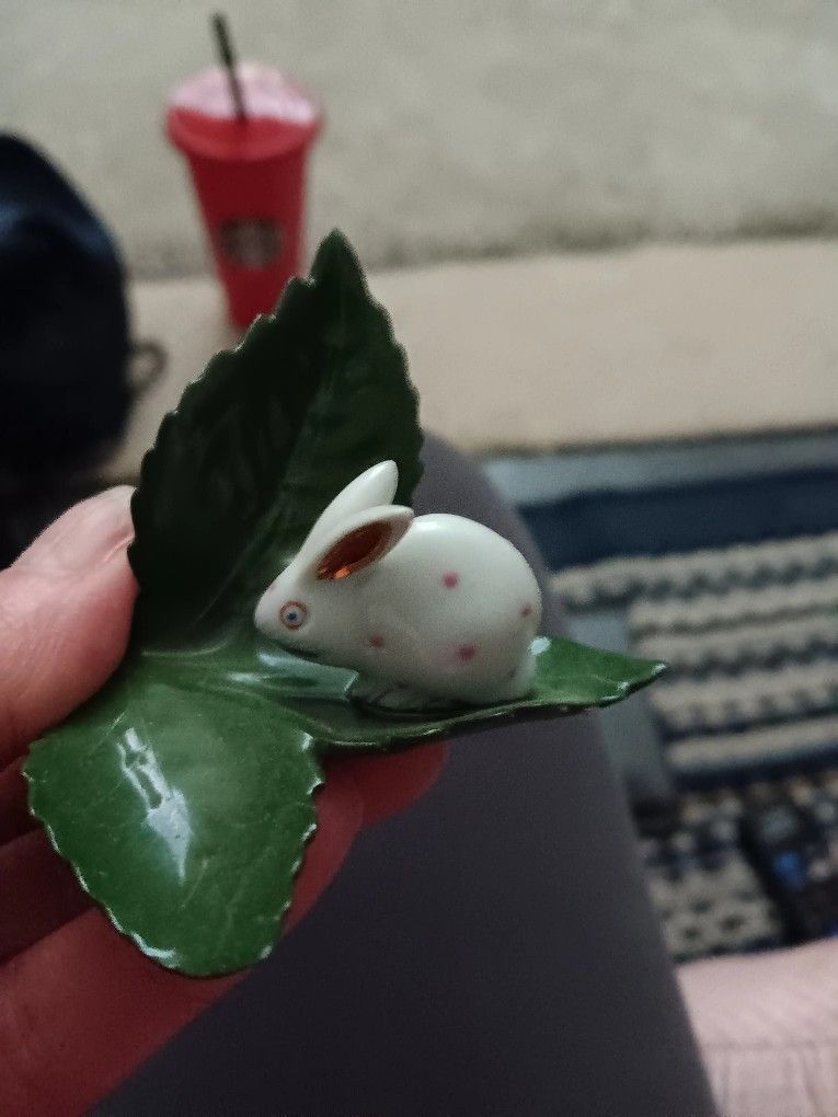 Herend Bunnny On Leaf