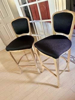 Bear’s Barstools