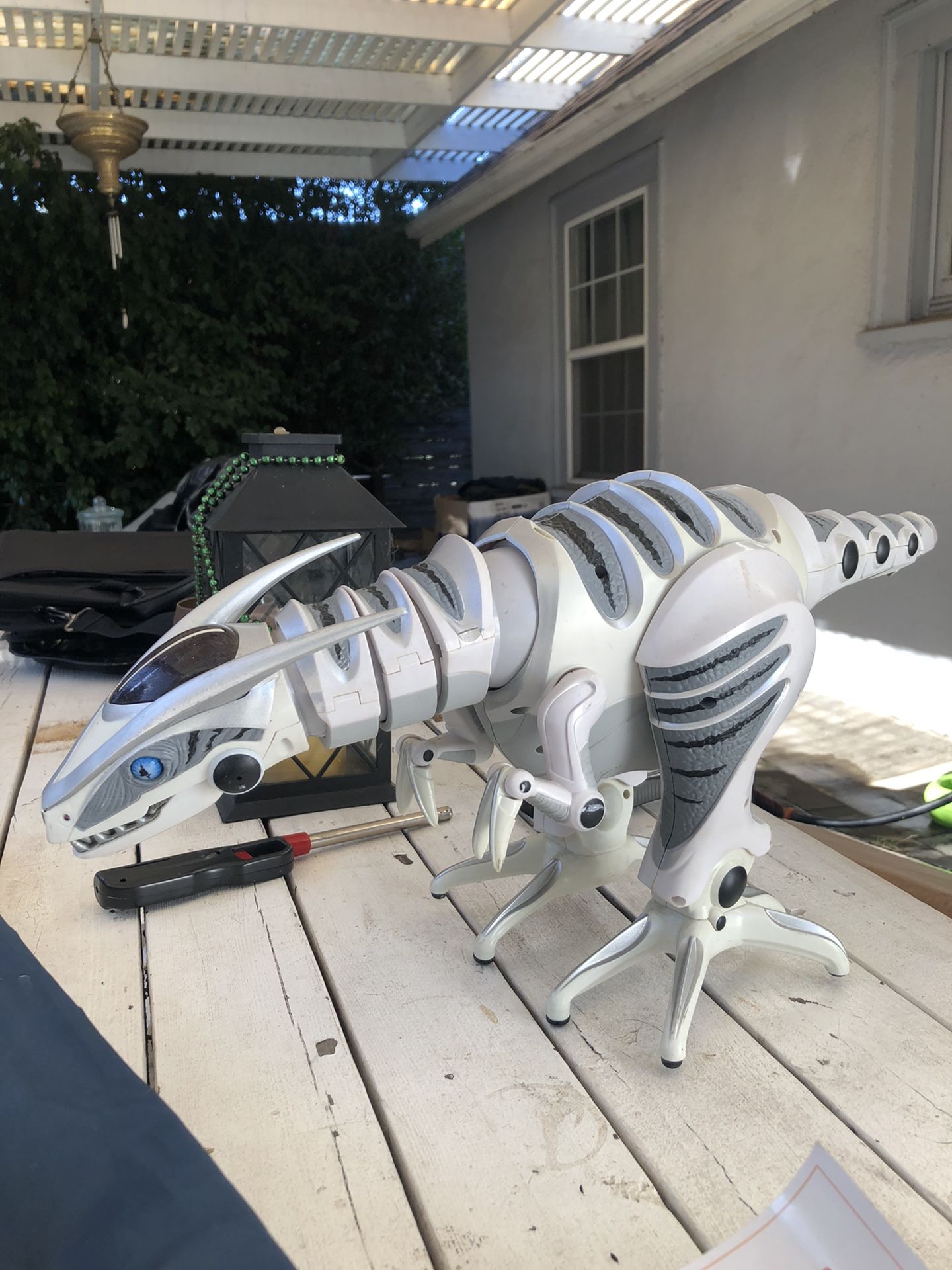 WowWee Roboraptor Blue 32" Robot Dinosaur - no remote no battery cover