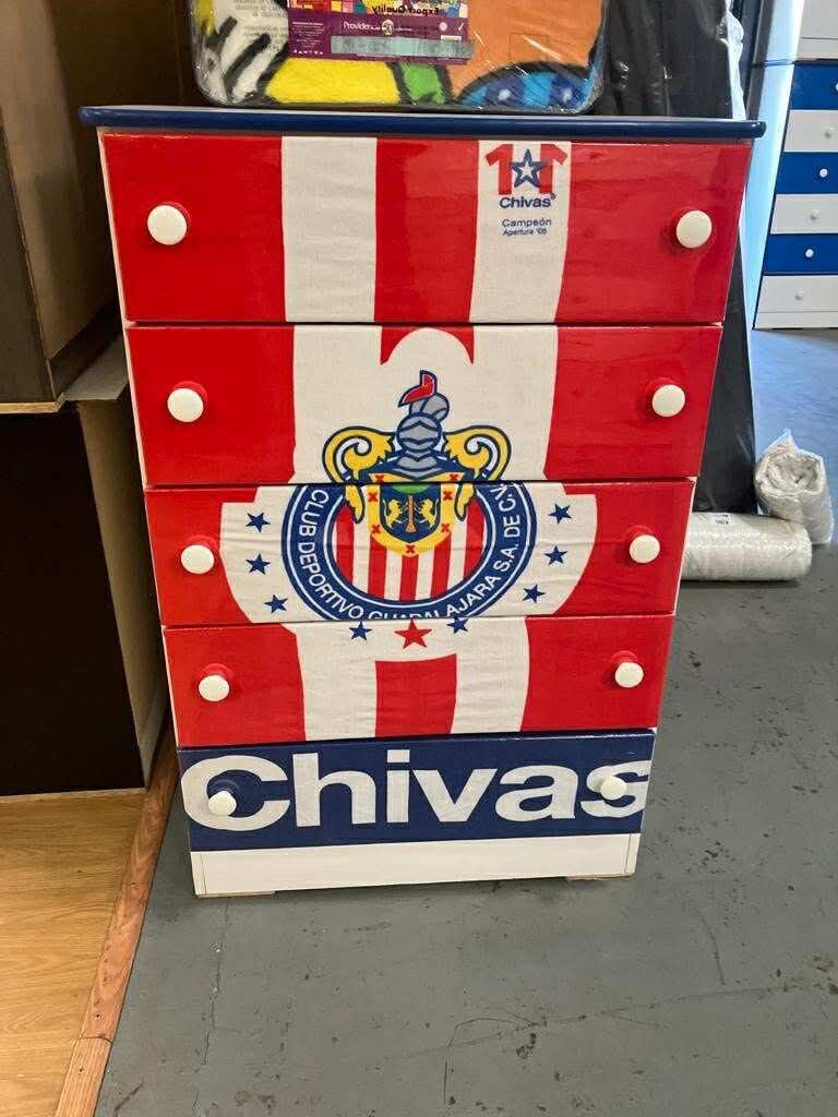 Nueva Cajonera Chivas