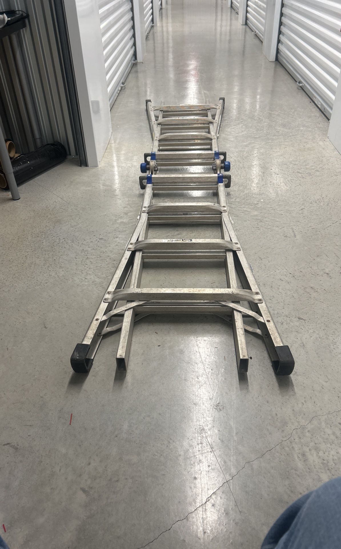 WERNER 18 Foot Reach Aluminum Step Ladder