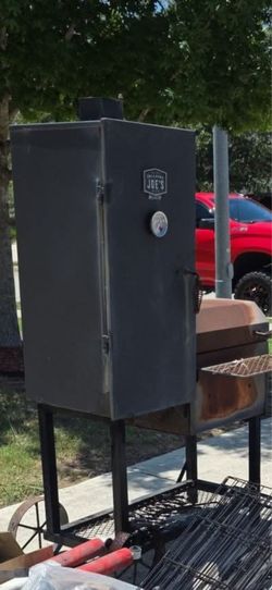 BBQ pit smoker