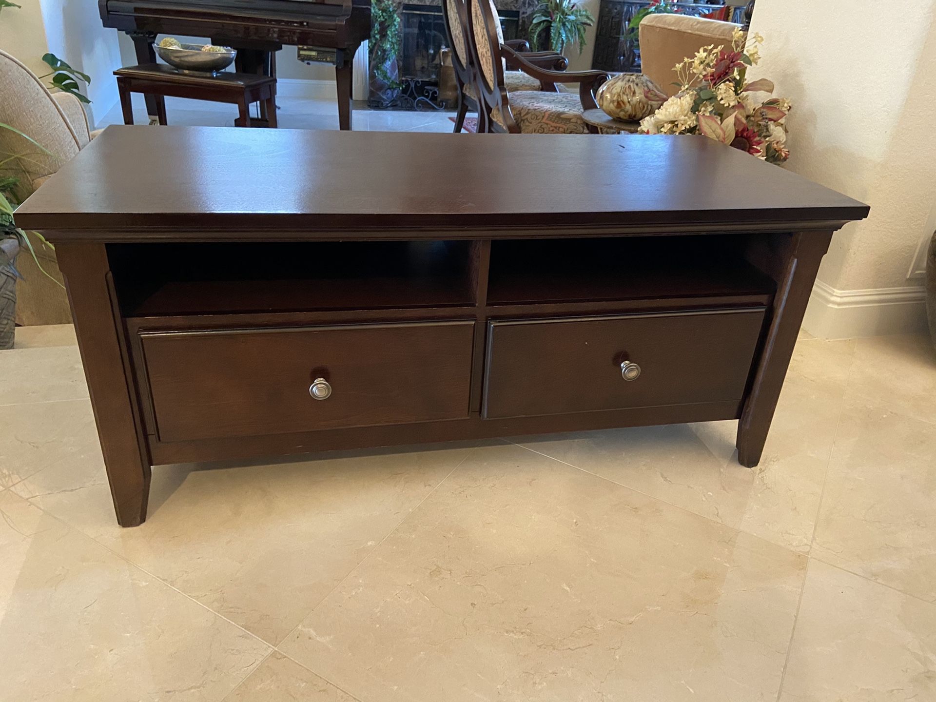 TV Stand / Entertainment Center Cabinet