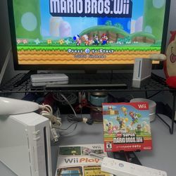 Black White Nintendo Wii ~ New Super Mario Bros! ~ Wii Play ~ Plug And Play !