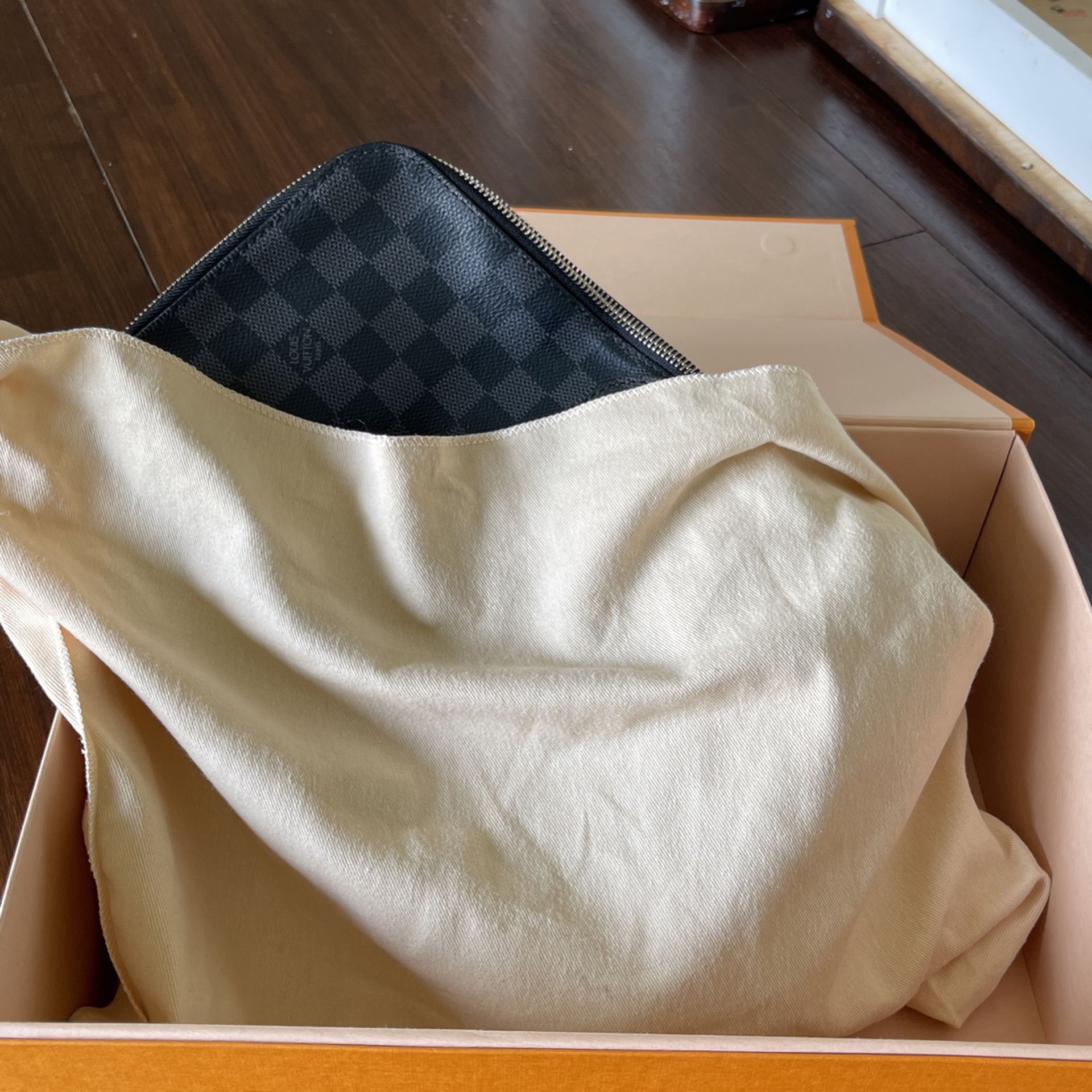 Authentic Louis Vuitton Vintage Bag for Sale in Bonita, CA - OfferUp