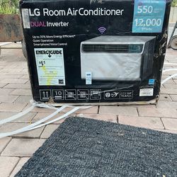 LG 12,000 BTU 115-Volt Window Air Conditioner Unit Cools 550 sq. ft. with Dual Inverter, Wi-Fi Enabled and Remote in White