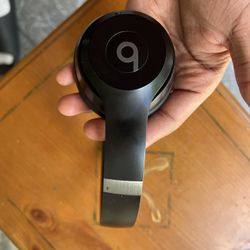 Beats solo 4