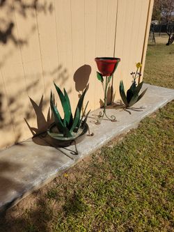 Rod Iron Handcrafted Yard Garden Art Planter $40-50