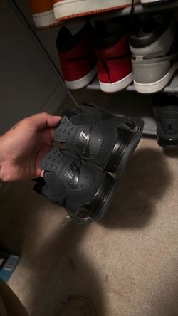 Jordan 4 black cat