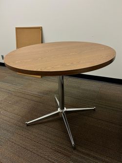 Office Tables Set – Round Meeting Table + Desk – Must Go