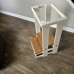 Kitchen Step Stool with Guardrail
