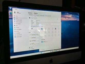 Apple iMac running Windows 11 🤣