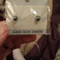 Costume Jewelry Earrings 