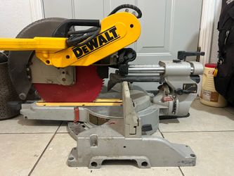 Dewalt sliding saw, 12 inch, Good condition, Work perfectly