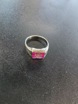 10k knights of Columbus gold ring with ruby insigna