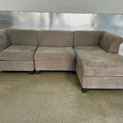 ( Free Delivery ) Raymour and Flanigan Corolla Gray Modular Sectional Couch