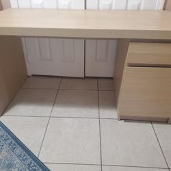 Office Desk Only One Month Of use Excellent Condition 
