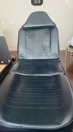 Massage table for tattoo statechi