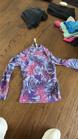 Lululemon swim shirt
