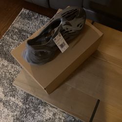 Yeezy Foam Rnnr Mx Gray Size 12
