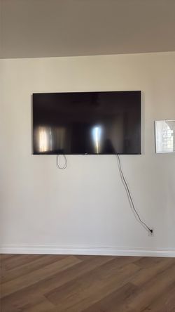 Large Flat Screen TV Wall Mounted
