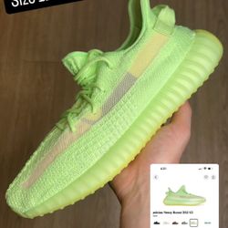 Yeezy 350 V2 Glow Size 12 VNDS/NEW