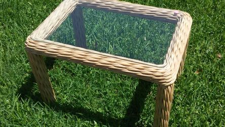 Glass top end table or whatever table