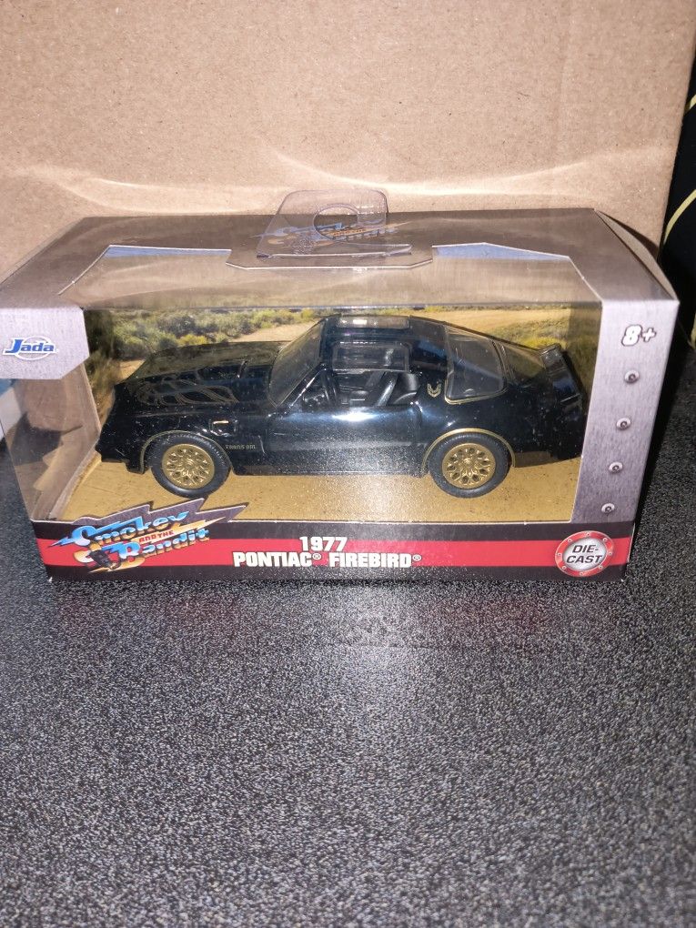 1977 Pontiac Trans Am Smokey And The Bandit 1:32 Scale