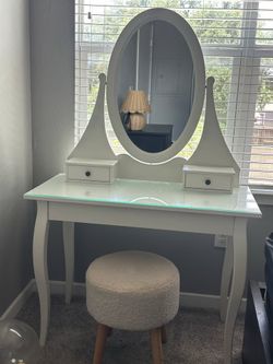White Wood Vanity Dressing Table with Mirror