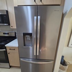 Counter Depth Refrigerator 