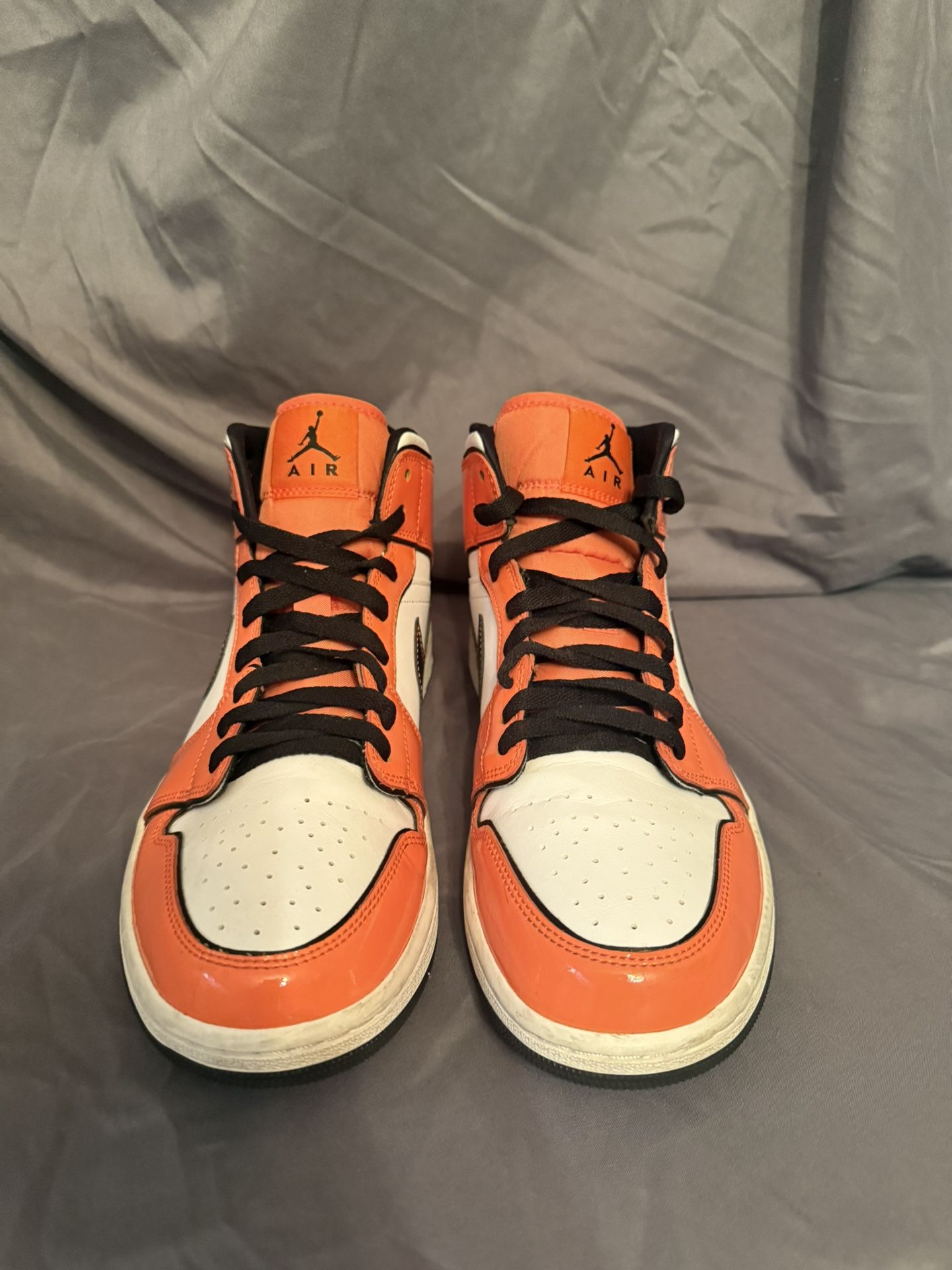 Jordan 1 Mid SE Size 10M