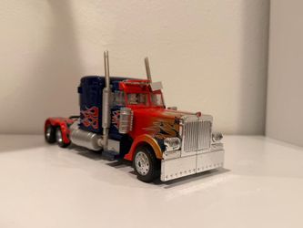 Transformers 2009 Movie Leader Class Optimus Prime Truck