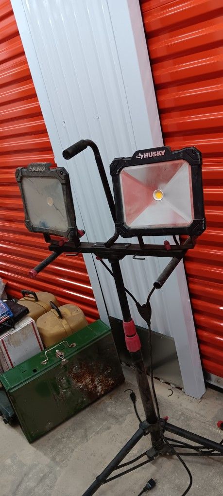 Husky Stand Light