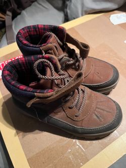 Kids boots size 1