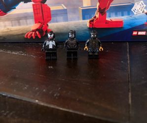 LEGO MARVEL minifigures. Black & Gold Spiderman, Black Panther, Venom