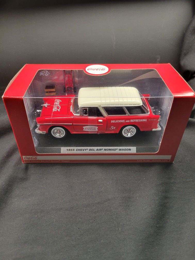 Coca-Cola 1/24 Scale 1955 Chevy Bel Air Nomad Wagon With Handtruck 