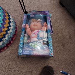 VINTAGE CABBAGE PATCH DOLL DATED 2000 MILLENIUM COLECTION NEW IN BOX MAKE OFFER